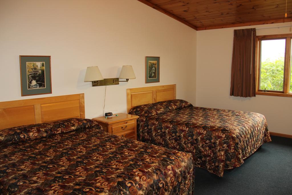 Superior Ridge Resort Motel Schroeder Екстер'єр фото