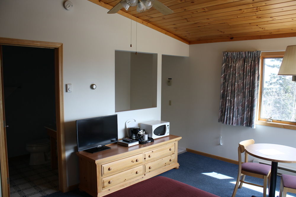 Superior Ridge Resort Motel Schroeder Екстер'єр фото