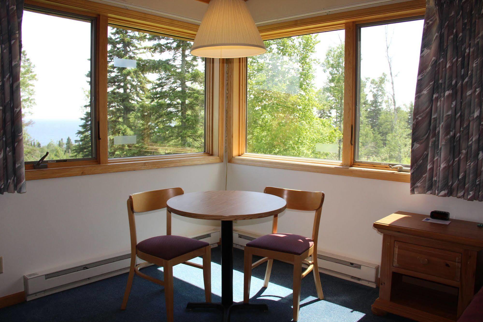Superior Ridge Resort Motel Schroeder Екстер'єр фото