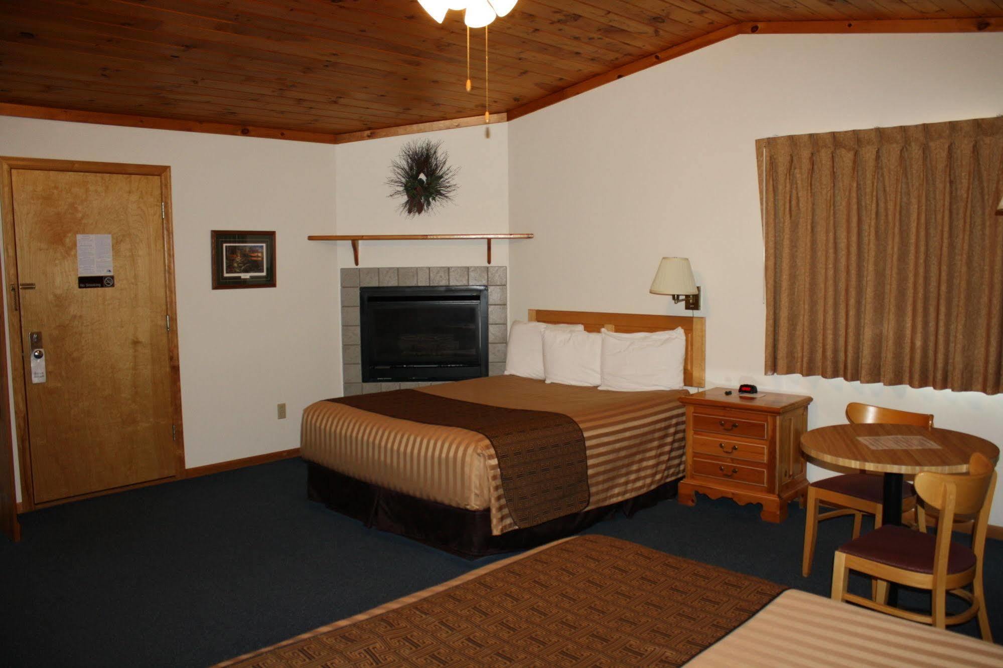 Superior Ridge Resort Motel Schroeder Екстер'єр фото