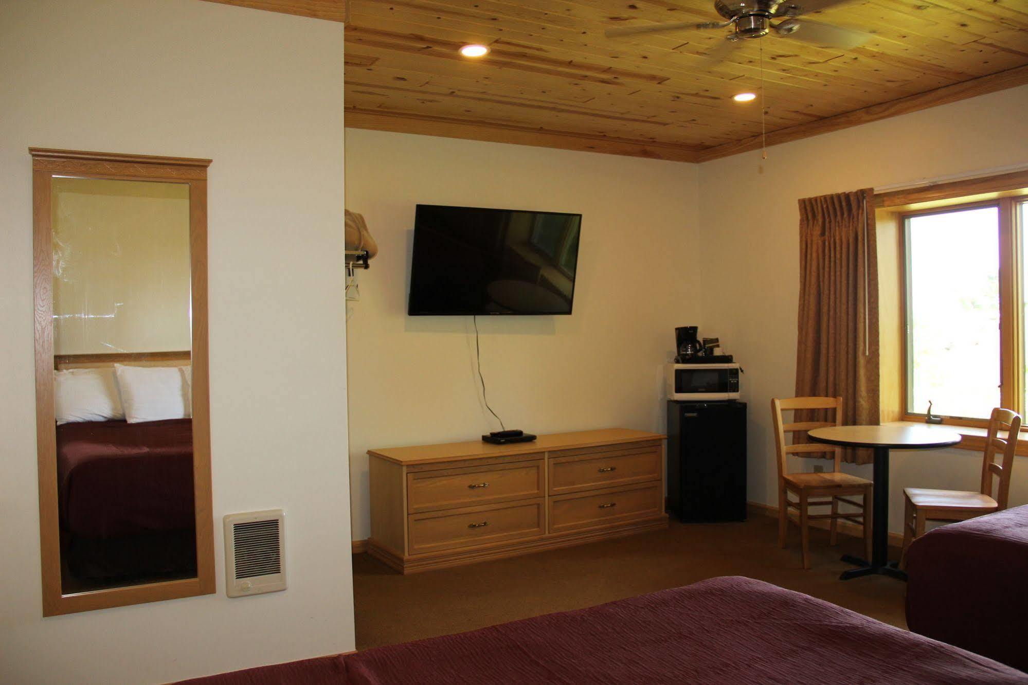 Superior Ridge Resort Motel Schroeder Екстер'єр фото