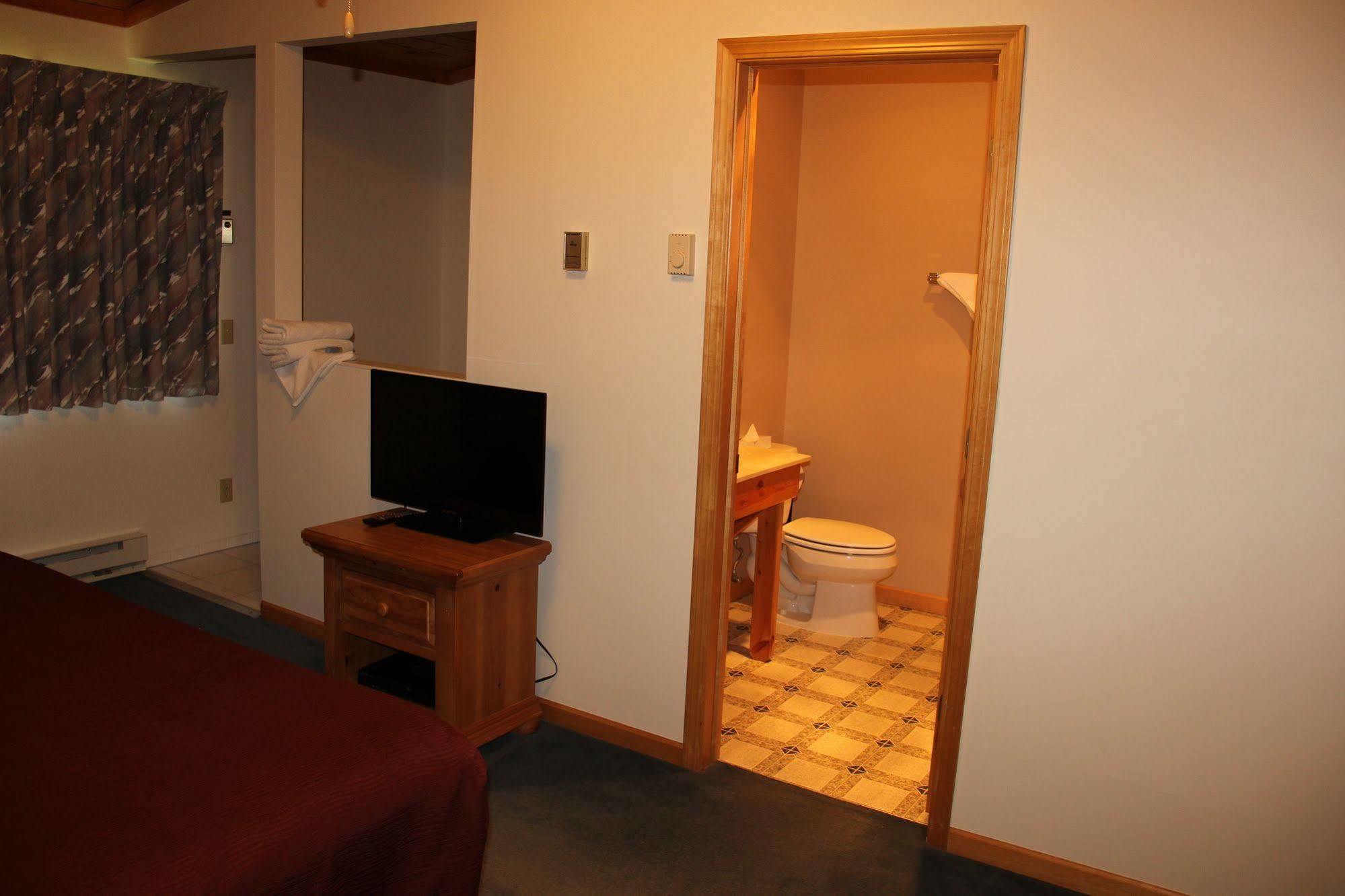 Superior Ridge Resort Motel Schroeder Екстер'єр фото