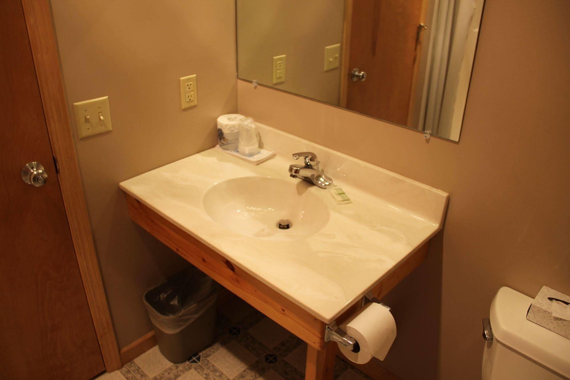 Superior Ridge Resort Motel Schroeder Екстер'єр фото