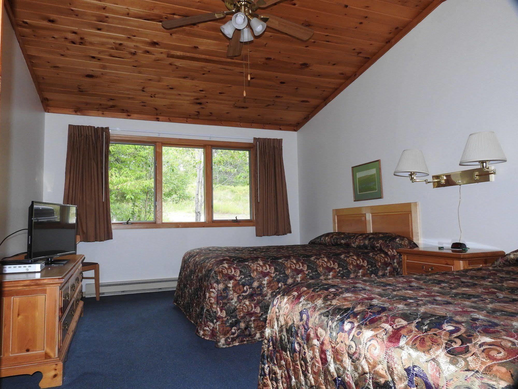 Superior Ridge Resort Motel Schroeder Екстер'єр фото