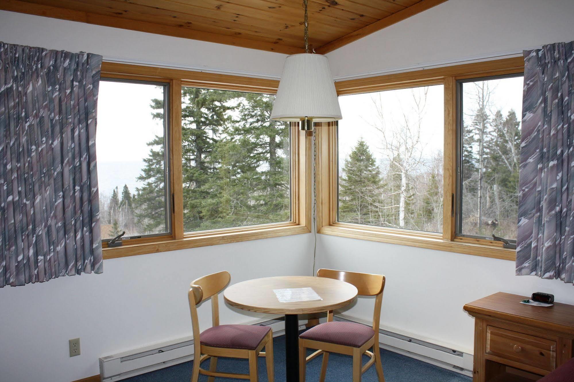 Superior Ridge Resort Motel Schroeder Екстер'єр фото