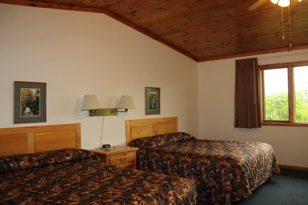 Superior Ridge Resort Motel Schroeder Екстер'єр фото